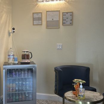 Fa Xiang Ge - Waiting area - Hair Loss Centers Near Me - Fresno, California Fa Xiang Ge - Waiting area - Hair Loss Centers Near Me - Fresno, California