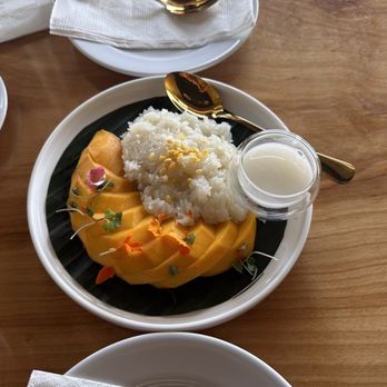 Oraan Thai Eatery - Sticky rice with mango - Thai Near Me - San Francisco, California