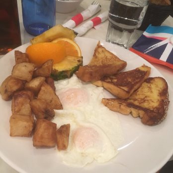 Universel Déjeuners et Grillades - 2 egg combo - Breakfast & Brunch Near Me - Montreal, Quebec Universel Déjeuners et Grillades - 2 egg combo - Breakfast & Brunch Near Me - Montreal, Quebec