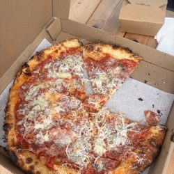 Pizzeria La Stella - Calabrese 16"