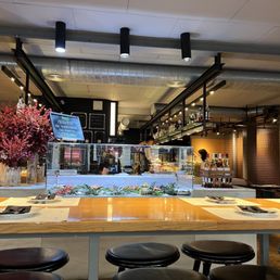 VINITUS - Updated August 2025 - 1431 Photos & 431 Reviews - Carrer Del ...