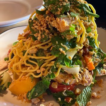 R+D Kitchen - Thai Chicken Noodle Salad - New American Near Me - Yountville, California