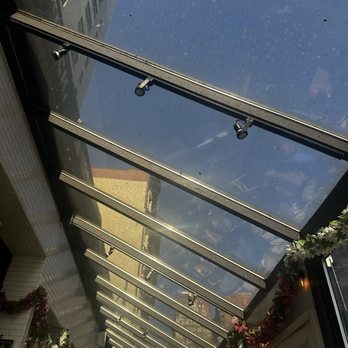 Gramercy Kitchen - Sky light/glass ceiling - New American Near Me - New York, New York