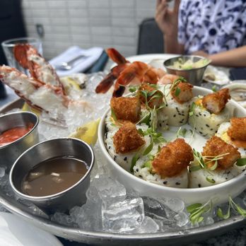 Earls Kitchen + Bar - Seafood platter - New American Near Me - Boston, Massachusetts