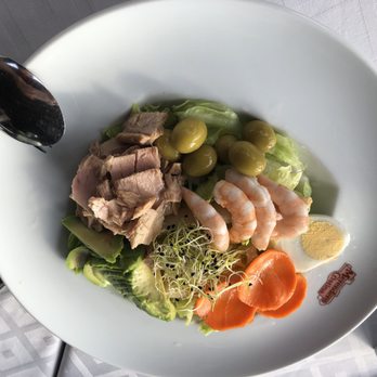 Merendero Cristina - Enselada Cristina. The house salad with a very light dressing to compliment the fresh shrimps, veggies & avocado - Seafood Near Me - Marbella, Massachusetts Merendero Cristina - Enselada Cristina. The house salad with a very light dressing to compliment the fresh shrimps, veggies & avocado - Seafood Near Me - Marbella, Massachusetts