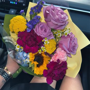 Jasons Flowers - Florists Near Me - Flushing, New York Jasons Flowers - Florists Near Me - Flushing, New York