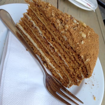 Café 22 - Honey cake - Cafes Near Me - Prague, Puerto Rico