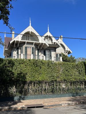 Two Chicks Walking Tours by null