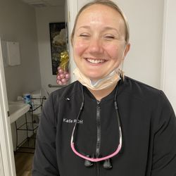 Dental Brothers - Lisa, dental hygienist