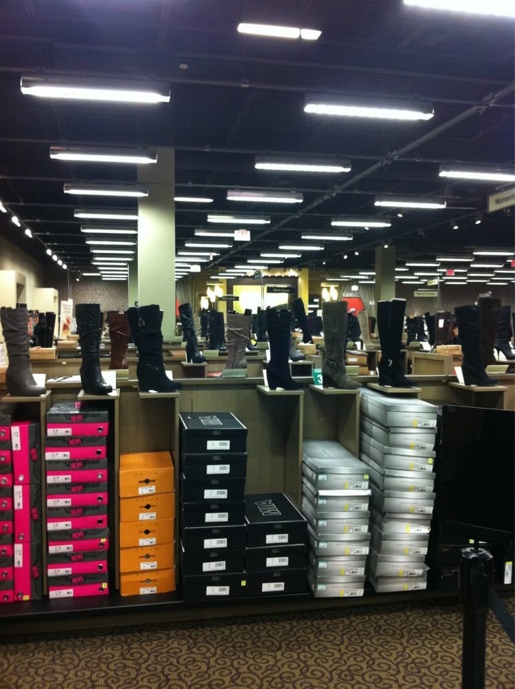 DSW DESIGNER SHOE WAREHOUSE 50 Holyoke St, Holyoke, Massachusetts