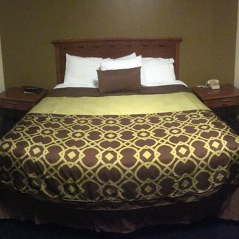 The Old West Inn - large, comfy bed - Hotels Near Me - Willits, California The Old West Inn - large, comfy bed - Hotels Near Me - Willits, California