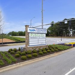 Dental Care at Town Center - Plaza sign