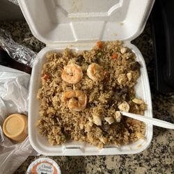 Mr. PJ's Go Wings & Hibachi - Combo fried rice with that yum yum sauce