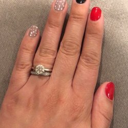 Luxe Nails - Lisa was doing a great job on my nails. Definitely I will come back to see Lisa and Jenny again.
