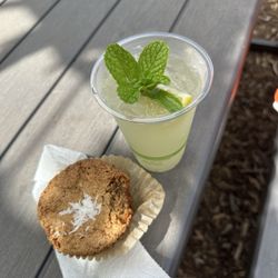 Honolua Farms Kitchen - Coconut muffin & fresh lemonade