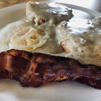 Tee'd Off Bar & Grill - Best biscuits and gravy in Colorado! - Bars Near Me - Parachute, Colorado Tee'd Off Bar & Grill - Best biscuits and gravy in Colorado! - Bars Near Me - Parachute, Colorado
