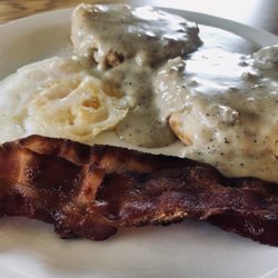 Tee'd Off Bar & Grill - Best biscuits and gravy in Colorado!