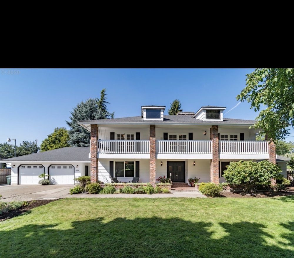 AMY THOMPSON HYBRID REAL ESTATE Updated October 2024 382 Photos