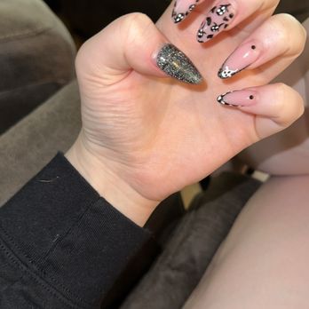 Bliss Nail Bar - Nail Salons Near Me - Grandville, Michigan