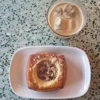 Intelligentsia Coffee - Coffee & Tea Near Me - Pasadena, California