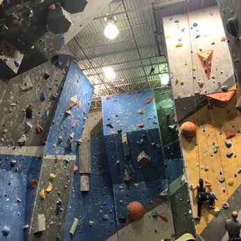 Le Crux Climbing- Laval - A mix of top roping and leading - Rock Climbing Near Me - Laval, Quebec