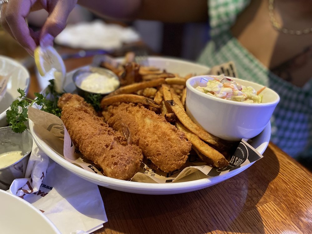 FLIPS PATIO GRILL Updated August 2024 145 Photos & 272 Reviews