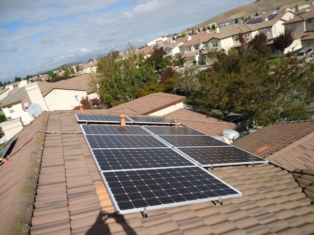 Slide of American Array Solar and Roofing