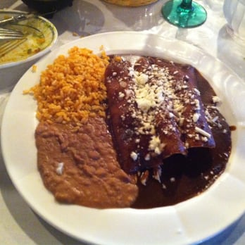 El Taco Grande - Tamales de mole platter - Mexican Near Me - Batavia, Illinois