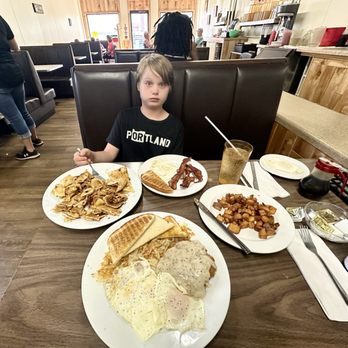 Uptown Cafe - Breakfast & Brunch Near Me - Ironwood, Michigan Uptown Cafe - Breakfast & Brunch Near Me - Ironwood, Michigan