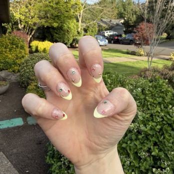 Red Carpet Nails - Nail Salons Near Me - Beaverton, Oregon Red Carpet Nails - Nail Salons Near Me - Beaverton, Oregon