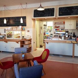 L'aura bistro + cafe