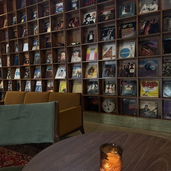 Cafe Jon & Galleria - decor - Cafes Near Me - Chicago, Illinois