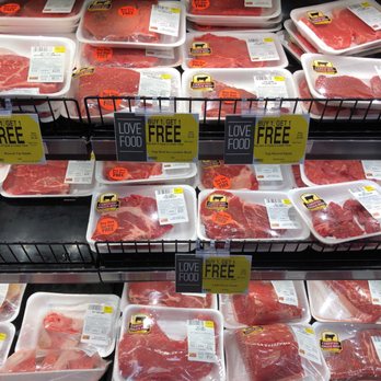 QFC - a display of meat in a grocery store - Grocery Near Me - Redmond, Washington QFC - a display of meat in a grocery store - Grocery Near Me - Redmond, Washington