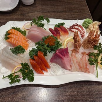 Damiko Sushi - Japanese Near Me - Surrey, British Columbia