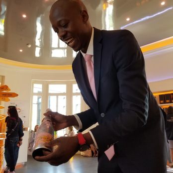 Veuve Clicquot Ponsardin - Professional. - Beer, Wine & Spirits Near Me - Rheims, 51
