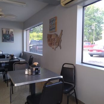 Maria's Pizzeria - Dining area - Pizza Near Me - Mayville, Michigan Maria's Pizzeria - Dining area - Pizza Near Me - Mayville, Michigan