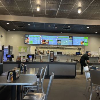 BurgerFi - the interior of a fast food restaurant - American Near Me - Fort Wayne, Indiana