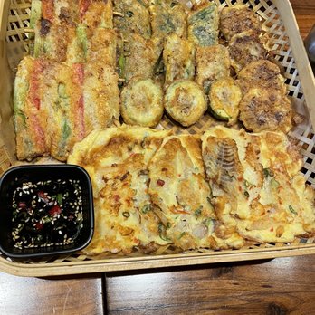 HanEuem - Mo Dum Joon (Korean Seafood, Meat, Vegetable Pancake platter) - Korean Near Me - Los Angeles, California HanEuem - Mo Dum Joon (Korean Seafood, Meat, Vegetable Pancake platter) - Korean Near Me - Los Angeles, California