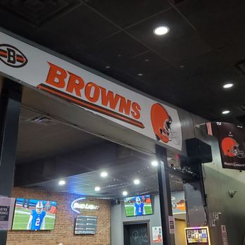 Broadway Brewhouse - Browns country - Sports Bars Near Me - New Philadelphia, Ohio