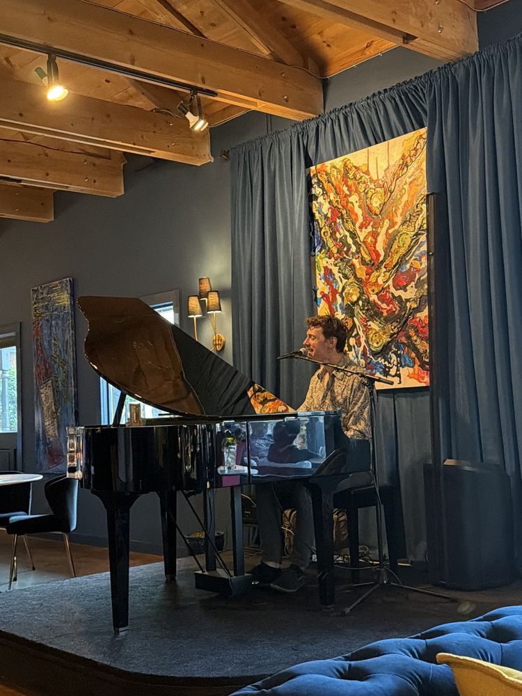 Cuvée Wine & Piano Bar Logo