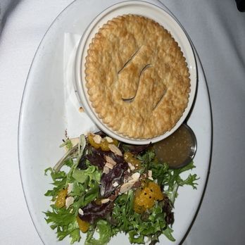 The Marshall Field's Walnut Room - Mrs. Hering 's 1890 Original Chicken Pot Pie - American Near Me - Chicago, Illinois