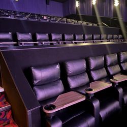 Cinemark West Plano XD and ScreenX - Nice heated reclining seats