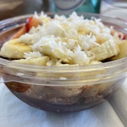 Manhattan Juice Bar and Cafe - Their standard & only açaí bowl