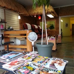 Universal Salon - Tiki hut