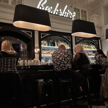 The Berkshire Room - Lounges Near Me - Chicago, Illinois
