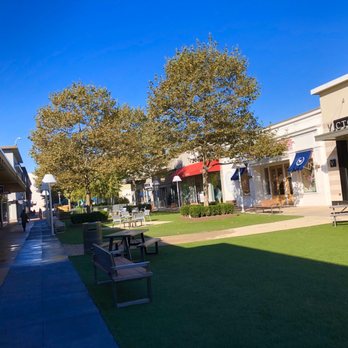 Cross County Shopping - Beautiful green open space - very neat & clean - Shopping Centers Near Me - Yonkers, New York