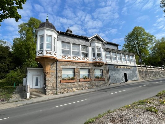 Parkhaus Hügel by null