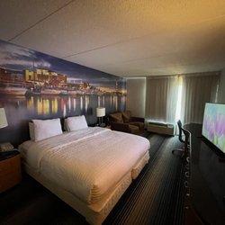 Clarion Pointe by Choice Hotels Erie
