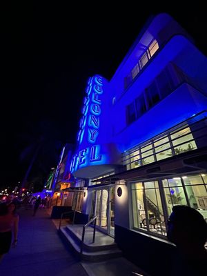 The Colony Hotel by null