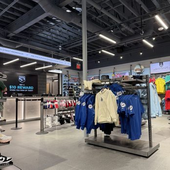 JD Sports - Shoe Stores Near Me - Santa Monica, California JD Sports - Shoe Stores Near Me - Santa Monica, California